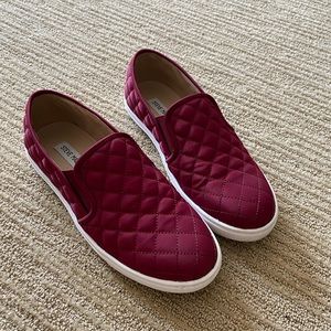 Steve Madden slip ons